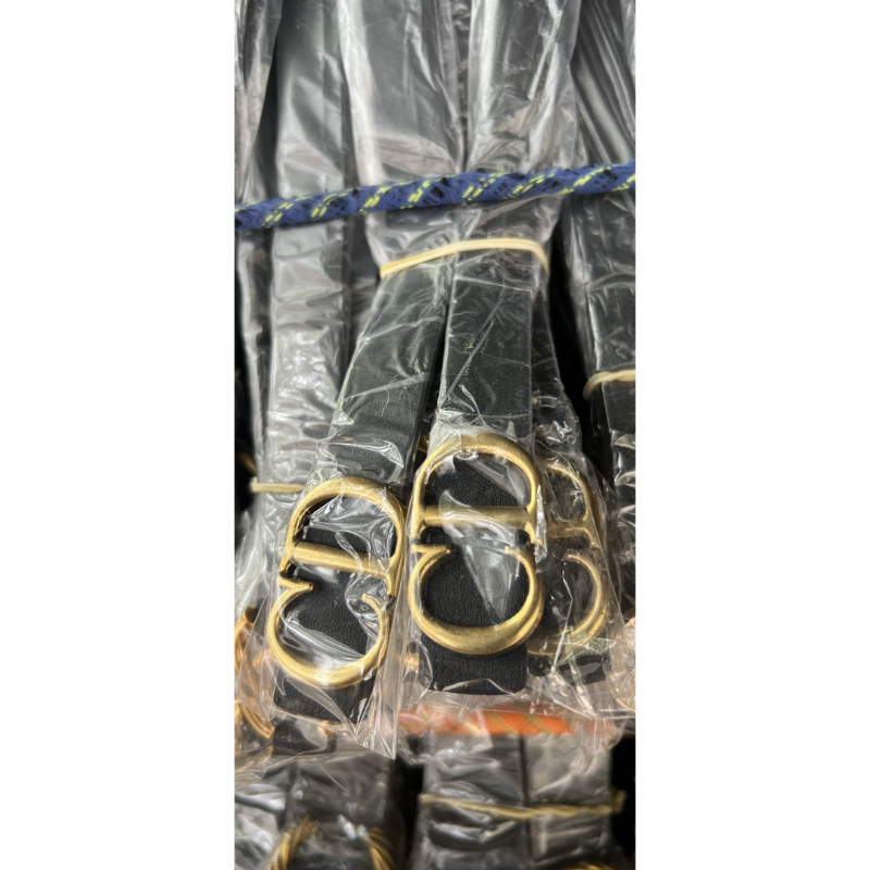 Thắt lưng cho bé trai