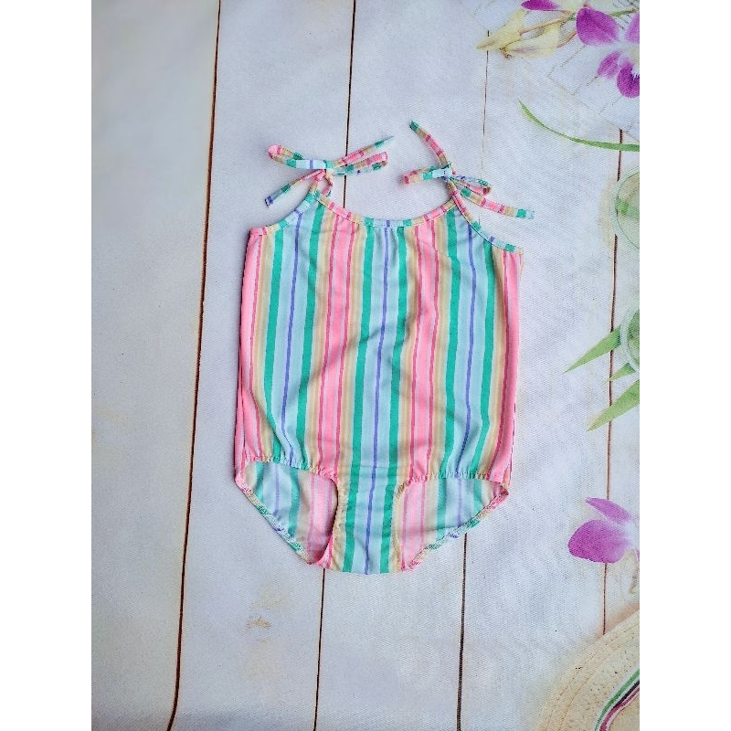 Bikini liền mảnh