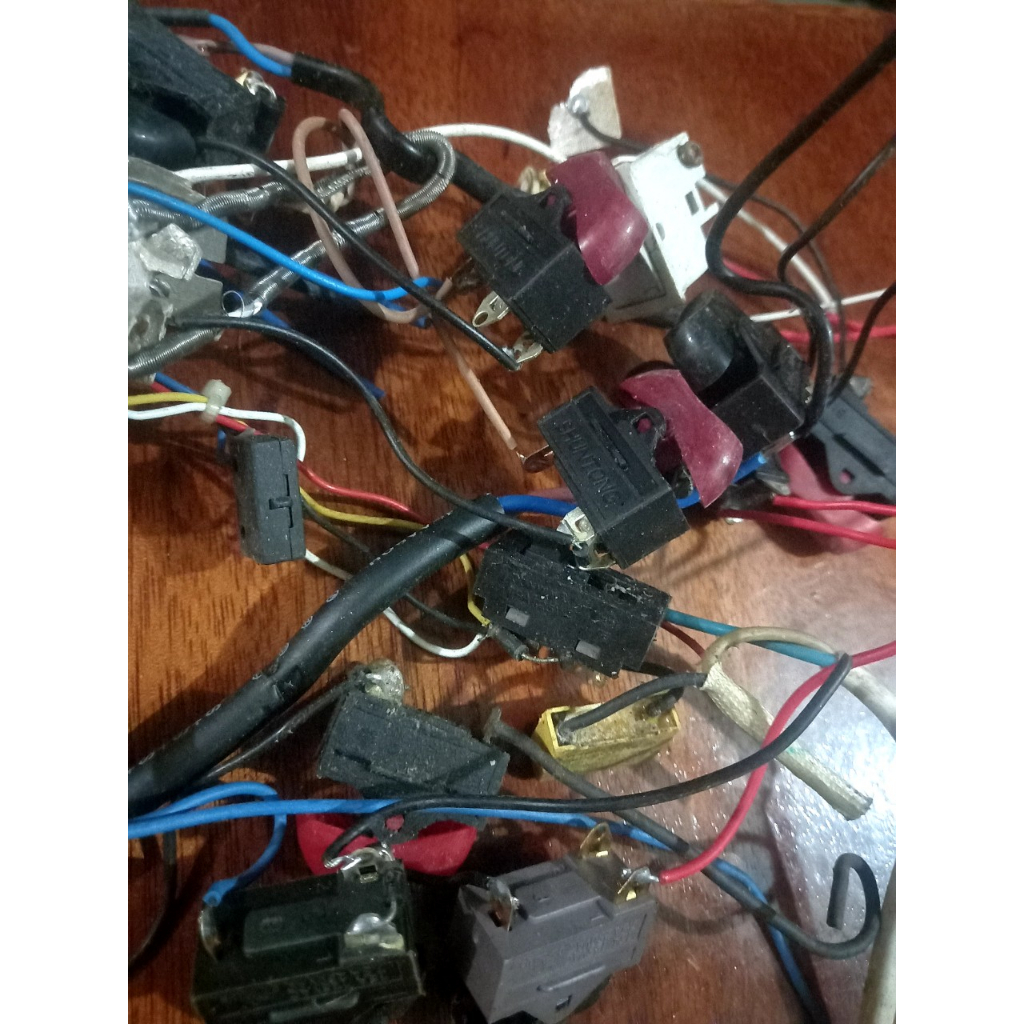 Công tắc máy sấy tóc tháo dỡ máy