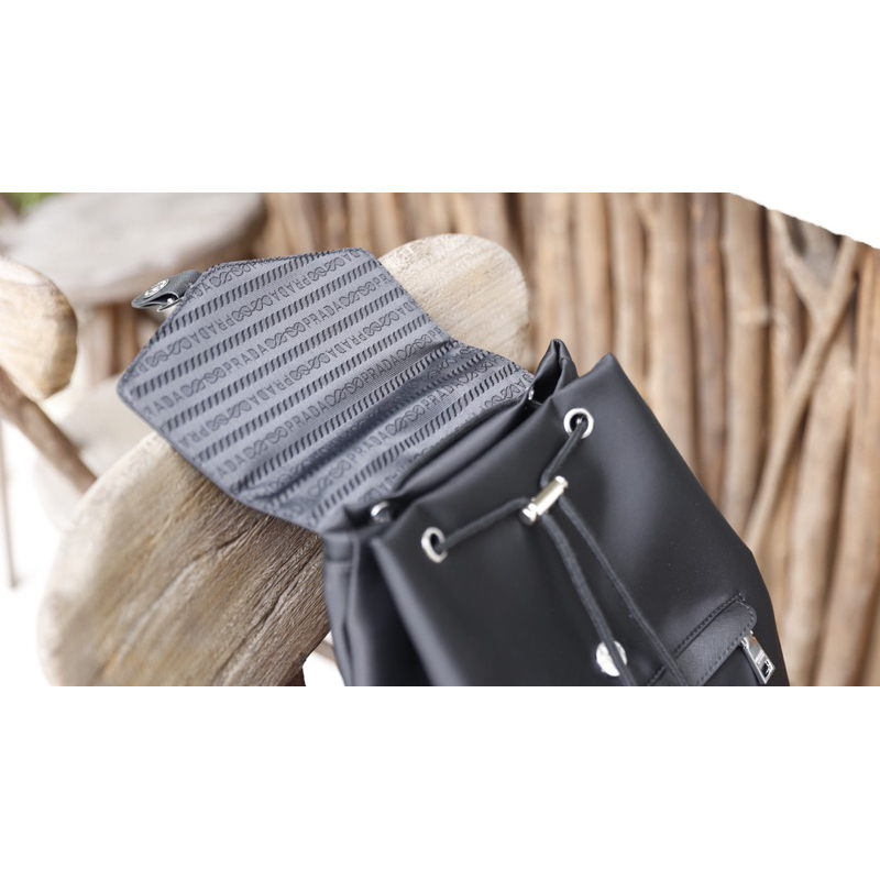 Balo Về ngập tràn Balo Prada dù  fullbox nam châm 2 lớp nguyên seal kích thước:26x30cm W188-26