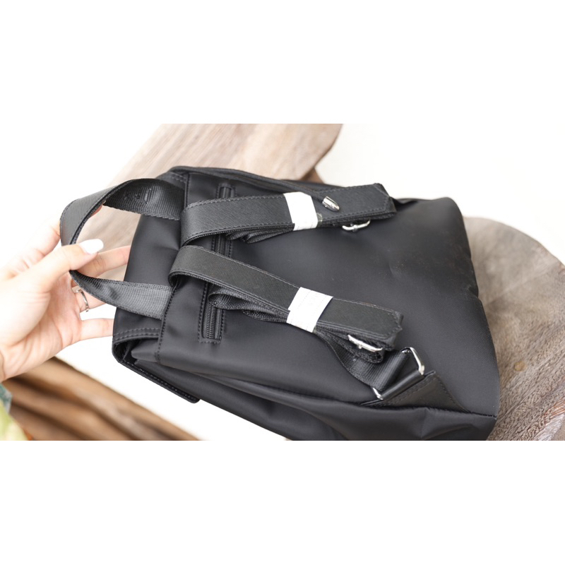 Balo Về ngập tràn Balo Prada dù  fullbox nam châm 2 lớp nguyên seal kích thước:26x30cm W188-26