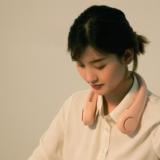 Quạt Đeo Cổ USB Mini Tích Điện Không Cánh Tiện Lợi, Có 3 Chế Độ Gió, Dáng Thể Thao Dung Lượng Pin Lớn 4000mAhm