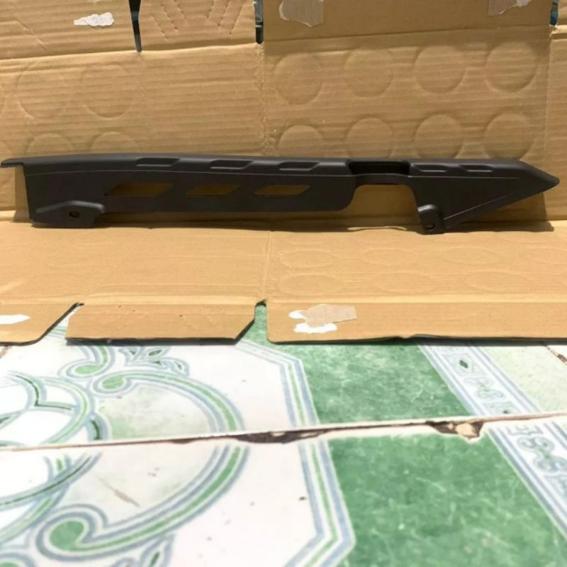 Che sên xe máy sirius  màu đen nhám hàng tốt