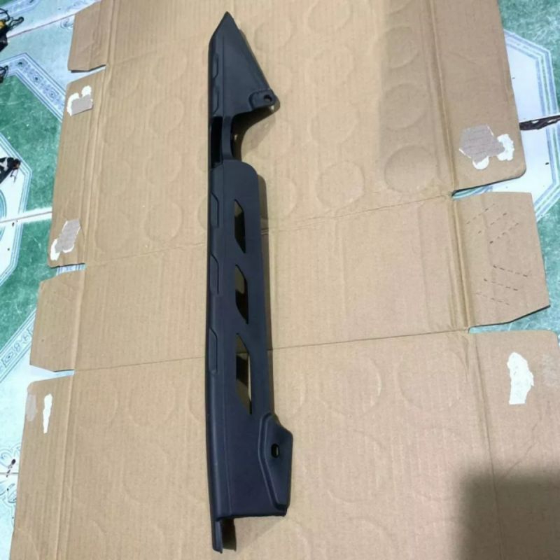 Che sên xe máy sirius  màu đen nhám hàng tốt