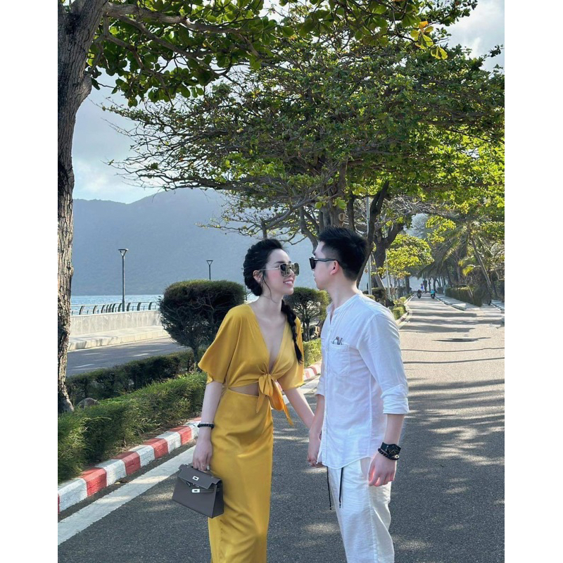Đầm hở eo phom dài qua gối