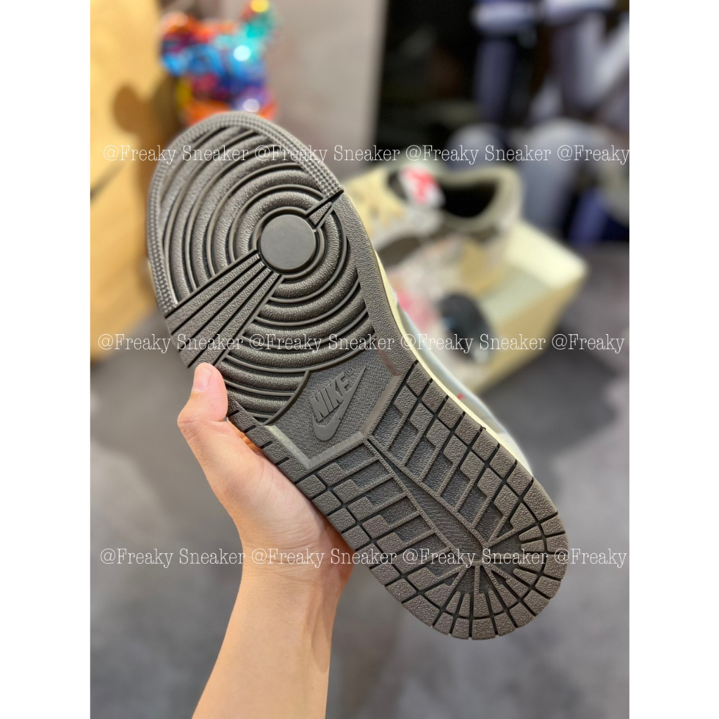 Giày thể thao Travis Scott Nâu Trắng Cổ Thấp Siêu Phong Cách.