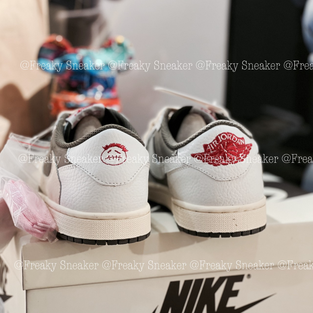 Giày thể thao Travis Scott Nâu Trắng Cổ Thấp Siêu Phong Cách.