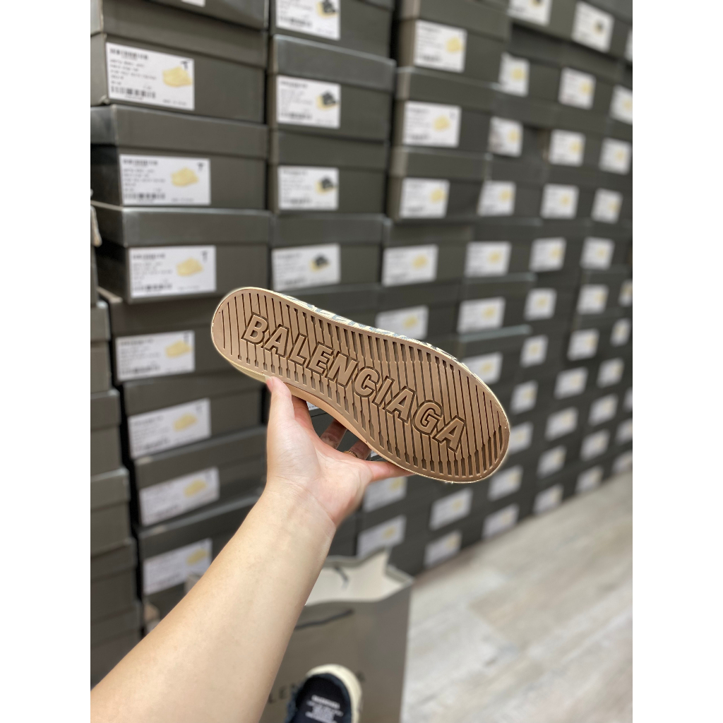 Giày thế thao đạp gót BALENCIAGA đen canvas họa tiết chữ đế cao cấp, Sục BALENCIAGA màu đen có chữ đế