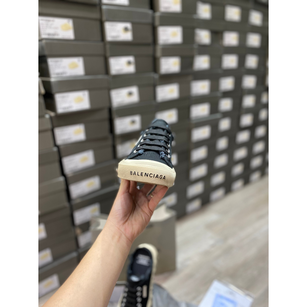 Giày thế thao đạp gót BALENCIAGA đen canvas họa tiết chữ đế cao cấp, Sục BALENCIAGA màu đen có chữ đế