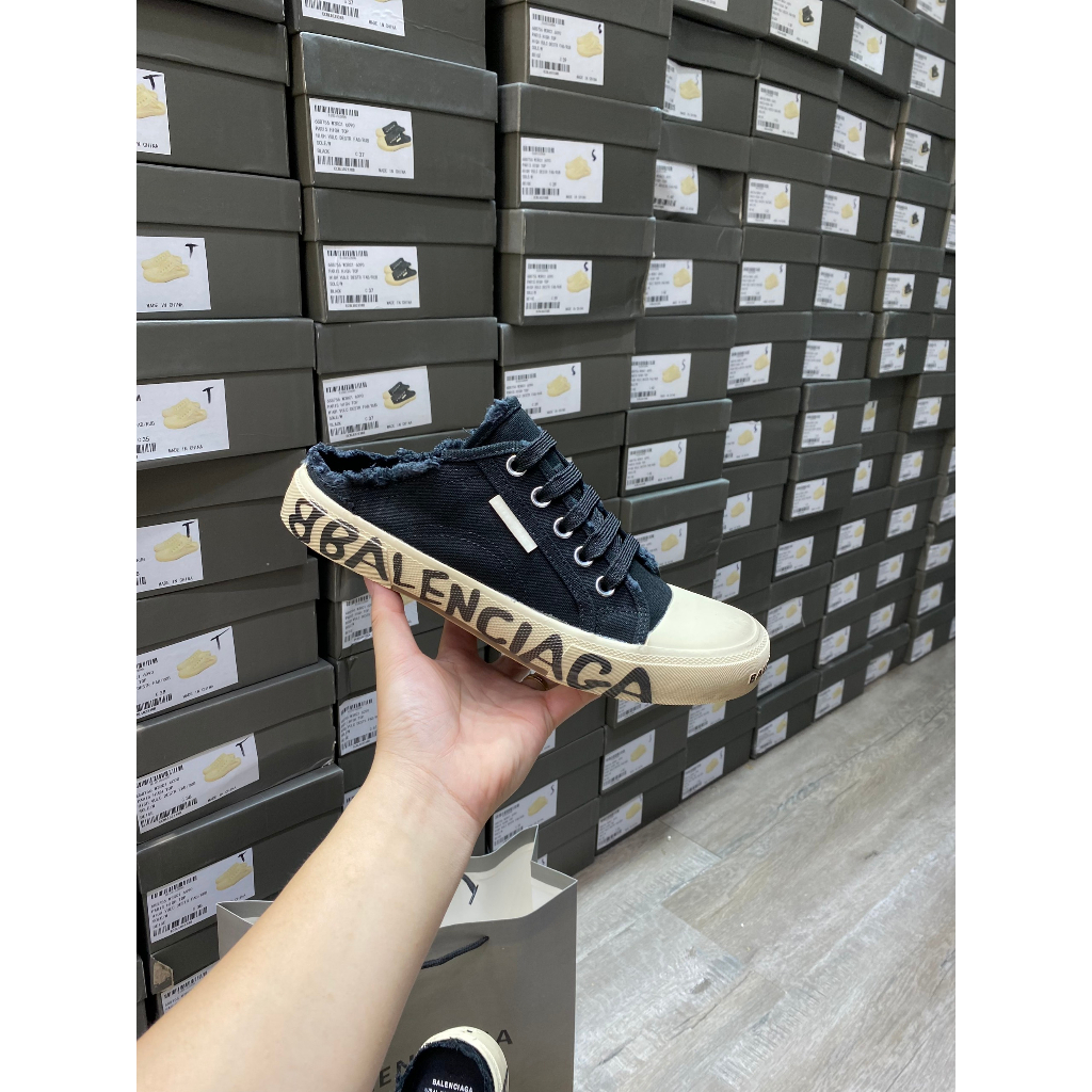 Giày thế thao đạp gót BALENCIAGA đen canvas họa tiết chữ đế cao cấp, Sục BALENCIAGA màu đen có chữ đế