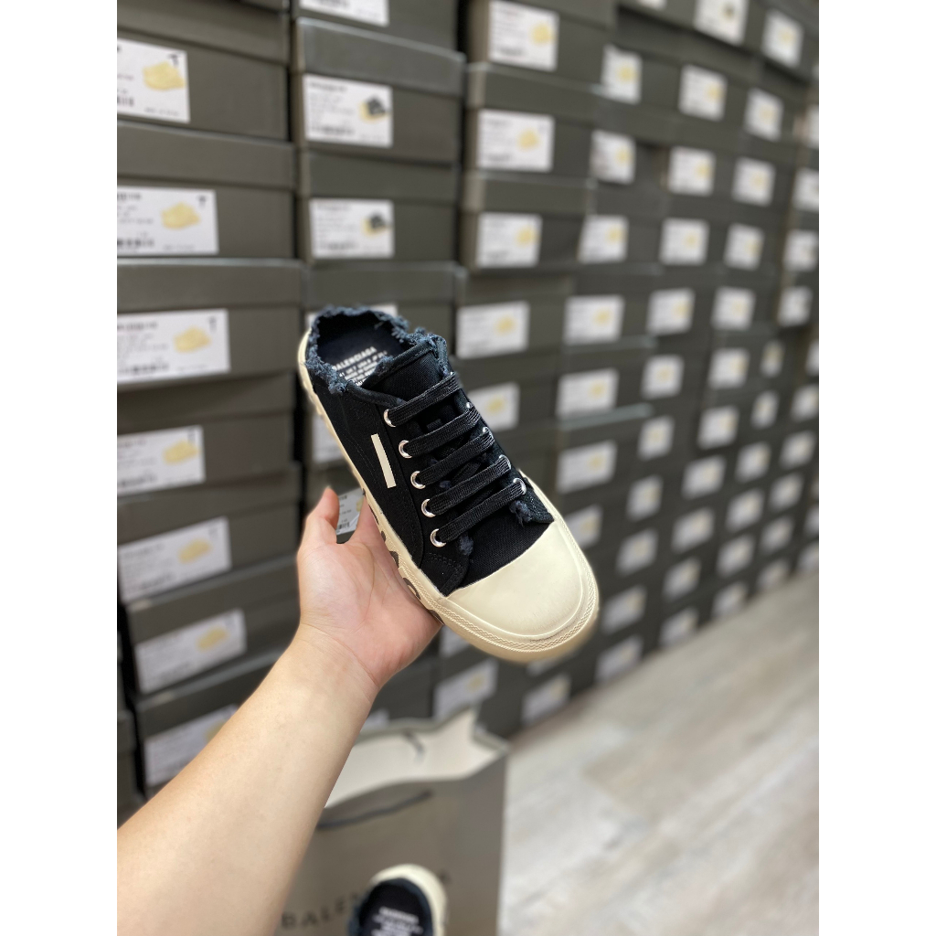 Giày thế thao đạp gót BALENCIAGA đen canvas họa tiết chữ đế cao cấp, Sục BALENCIAGA màu đen có chữ đế
