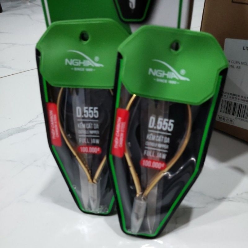 Kèm Nghĩa cắt da D555.