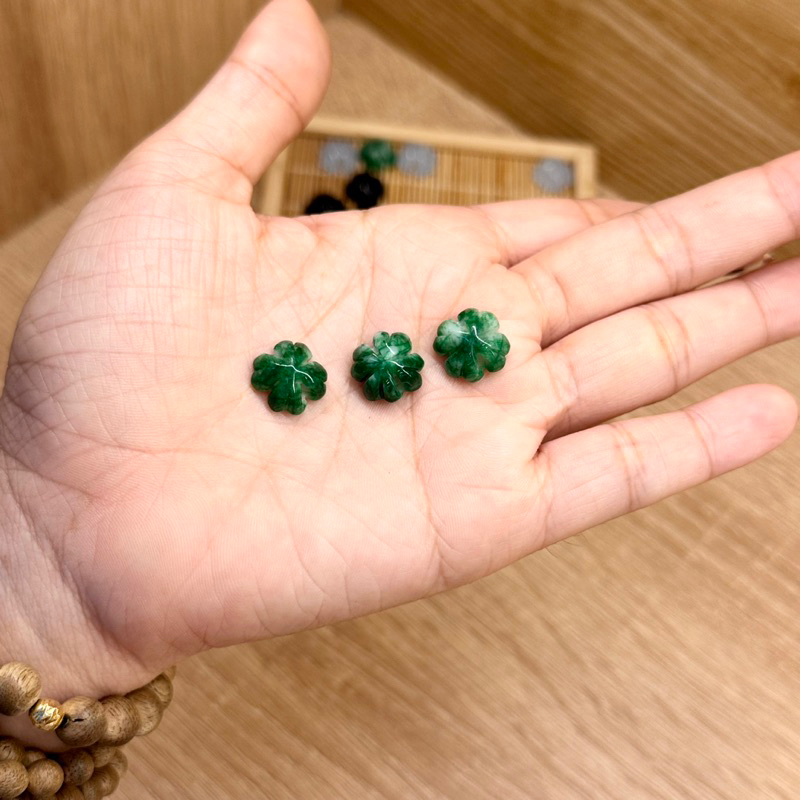 Chuyên giá sỉ - Cỏ bốn lá Đá mã não phối vòng tay phong thuỷ