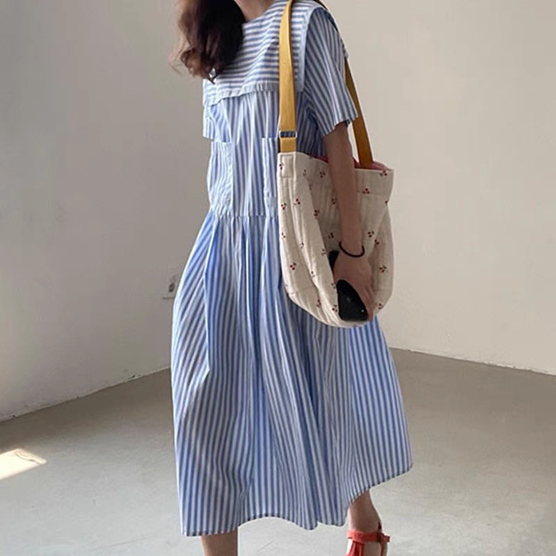 - Váy sơmi kẻ sọc màu xanh thời trang hè 2023