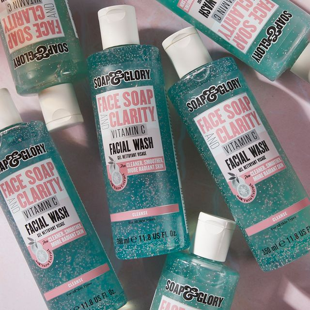 Sữa rửa mặt làm sáng da Soap and Glory Face Soap and Clarity 3 in 1 Daily Vitamin C Facial Wash 350ml