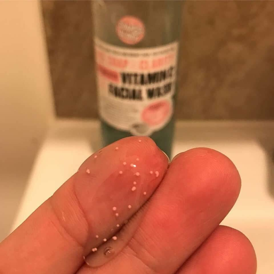 Sữa rửa mặt làm sáng da Soap and Glory Face Soap and Clarity 3 in 1 Daily Vitamin C Facial Wash 350ml