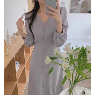 Đầm xám dáng dài cổ V thắt eo