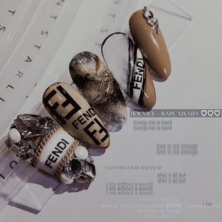 Sticker dán móng tay Thương Hiệu