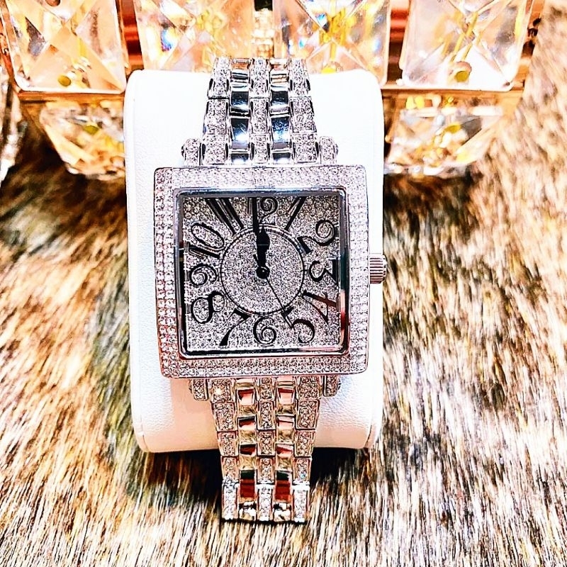 Đồng nữ Davena mặt vuông đính đá Rose Gold óng ánh sang trọng quý phái