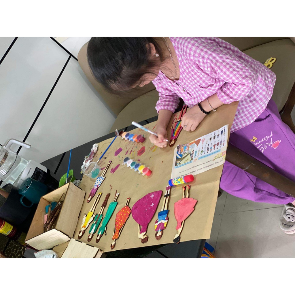 Bộ búp bê gỗ tô màu cho bé - Nhà thiết kế thời trang tương lai