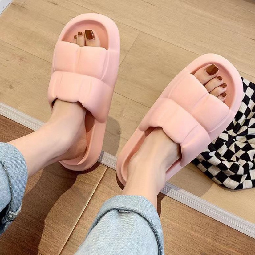 DÉP BÁNH MÌ NỮ QUAI NGANG ĐẾ SÓNG, KÈM TICKER CUTE.