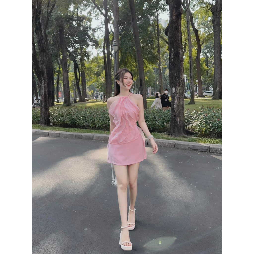 Set bộ đồ nữ áo voan cổ yếm dập ly lượn sóng mix chân váy chữ A với 2 tone màu hồng, trắng tôn da, xinh xắn