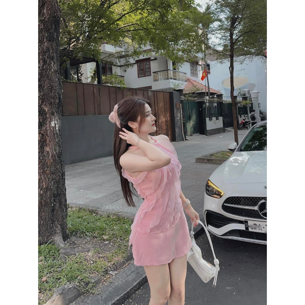 Set bộ đồ nữ áo voan cổ yếm dập ly lượn sóng mix chân váy chữ A với 2 tone màu hồng, trắng tôn da, xinh xắn