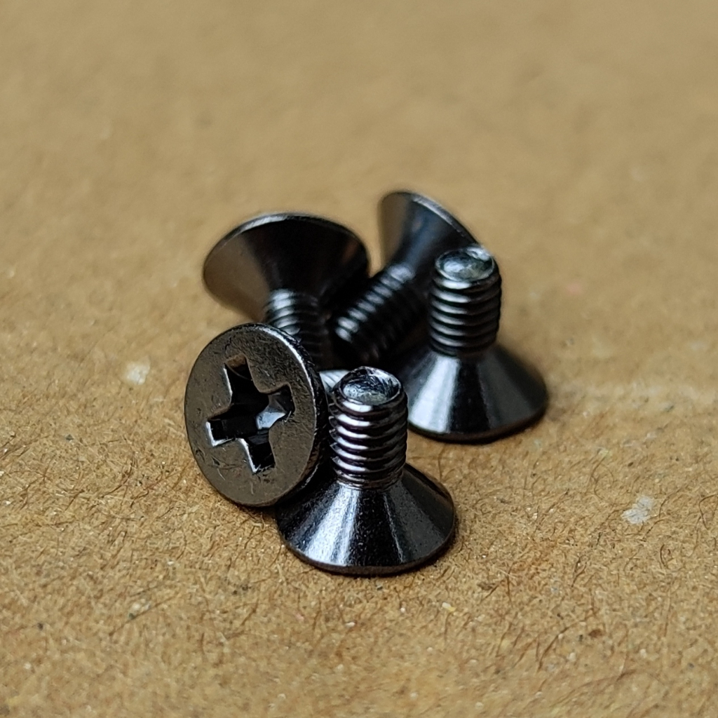 Ôc M3 5mm chuyên dung để bắt vỏ máy hàng đặt chất lượng cao