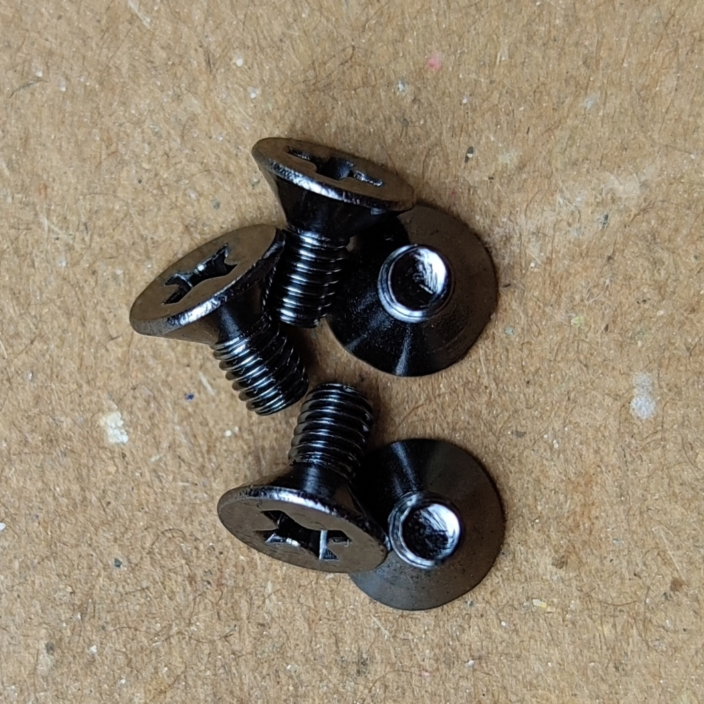 Ôc M3 5mm chuyên dung để bắt vỏ máy hàng đặt chất lượng cao