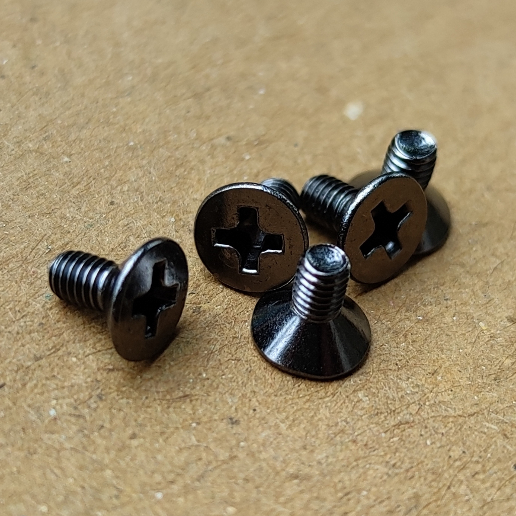 Ôc M3 5mm chuyên dung để bắt vỏ máy hàng đặt chất lượng cao