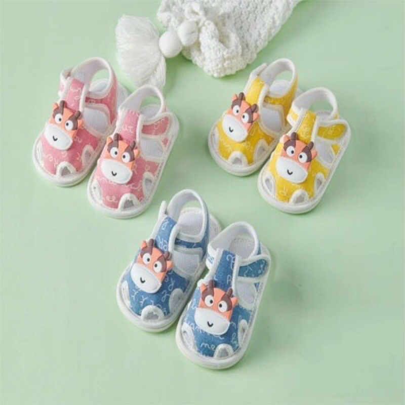 Dép Tập Đi Cho Bé Có Đế Chống Trơn Trượt 6-18 Tháng