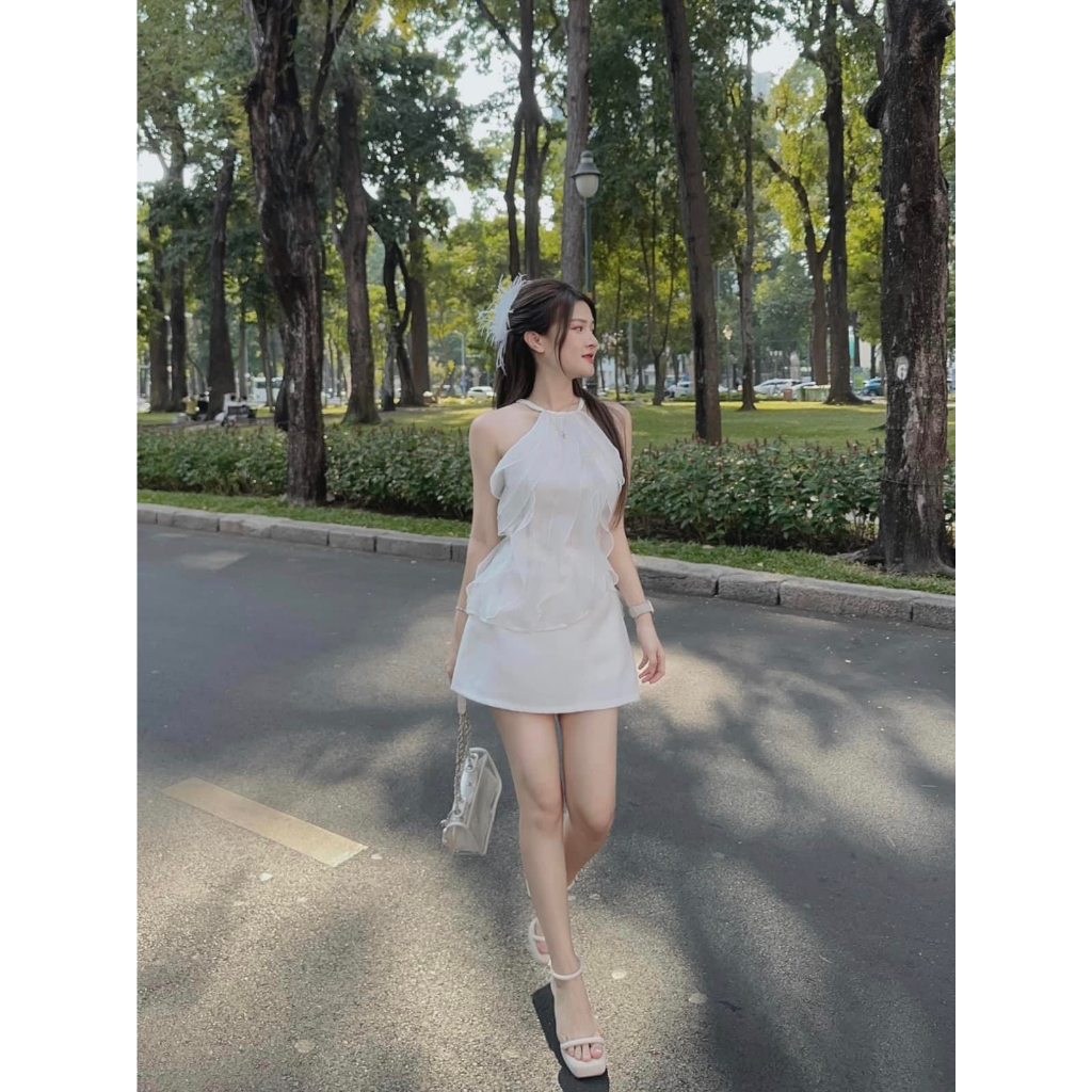 Set bộ đồ nữ áo voan cổ yếm dập ly lượn sóng mix chân váy chữ A với 2 tone màu hồng, trắng tôn da, xinh xắn