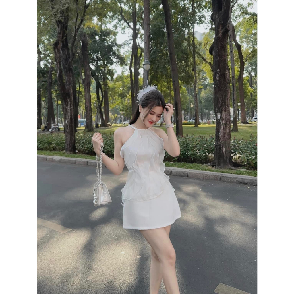 Set bộ đồ nữ áo voan cổ yếm dập ly lượn sóng mix chân váy chữ A với 2 tone màu hồng, trắng tôn da, xinh xắn