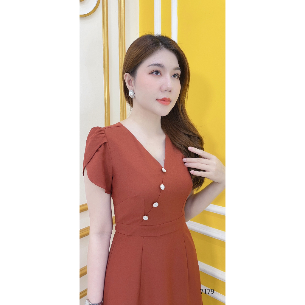 Đầm EMY EM7179 Xoè Cổ V