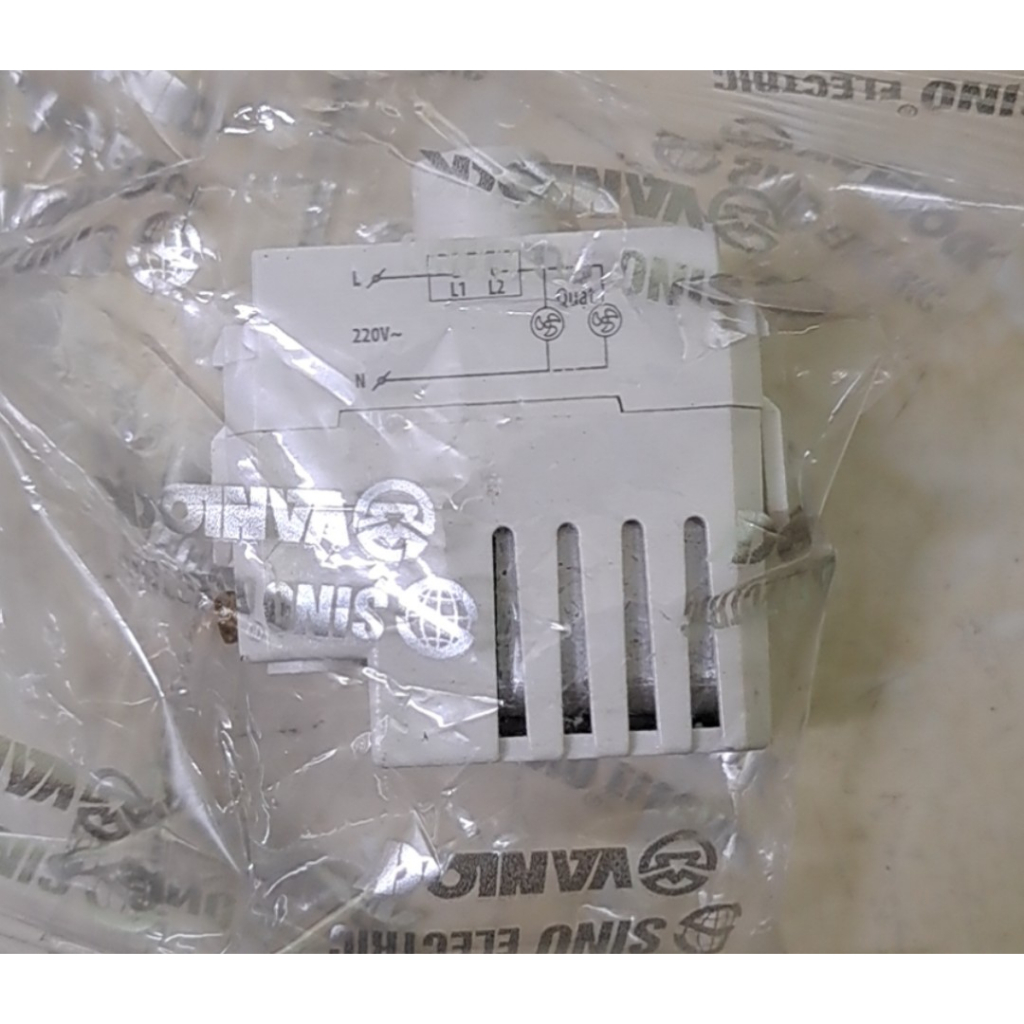 Hạt 20a , chiết áp quạt s18cc