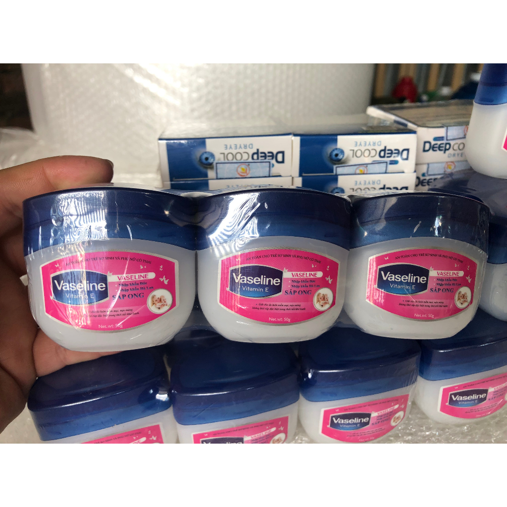 Side lớn 50g Sáp dưỡng ẩm Vaseline Vitamin E từ Sáp Ong phù hợp cho Mẹ và Bé.