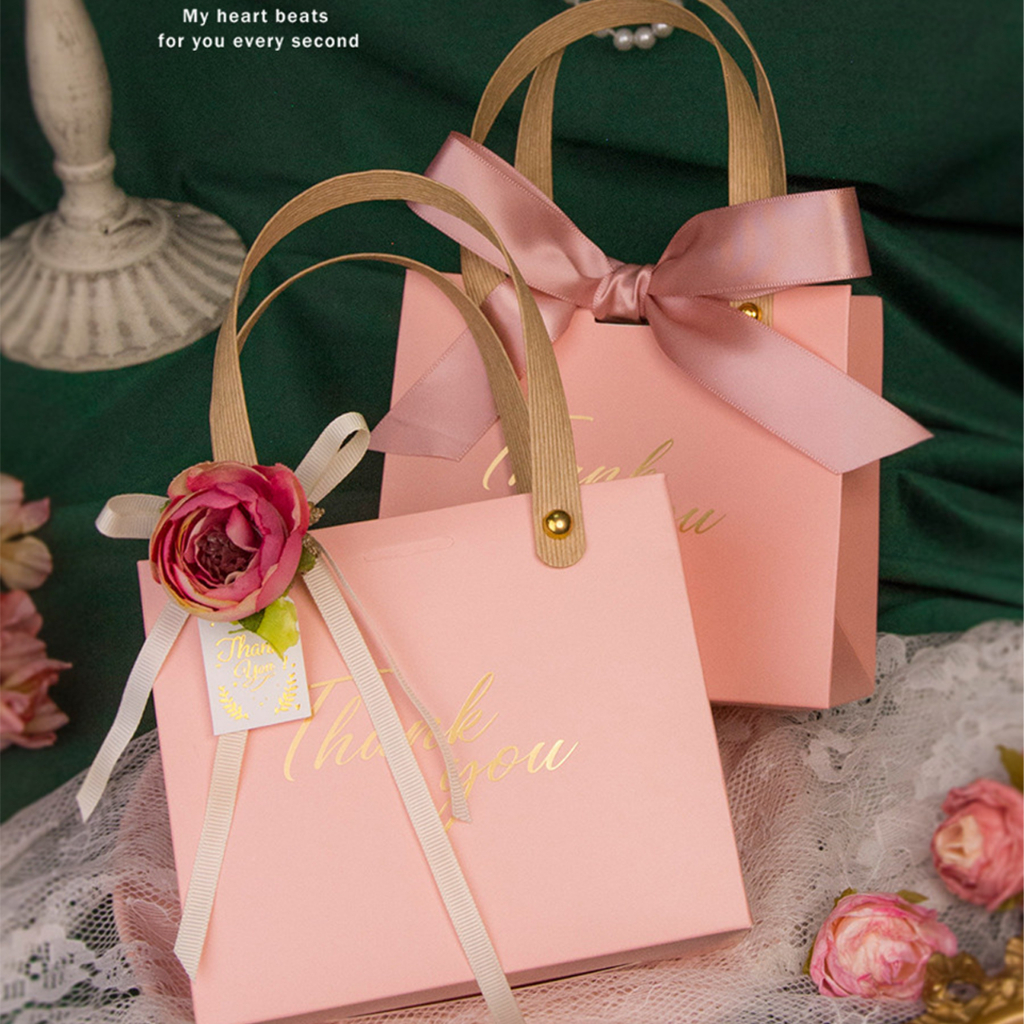 Túi Quà Tặng đám cưới quai cói trang trí hoa kèm khay đựng kích thước 12x14x6cm sang trọng cuốn hút.