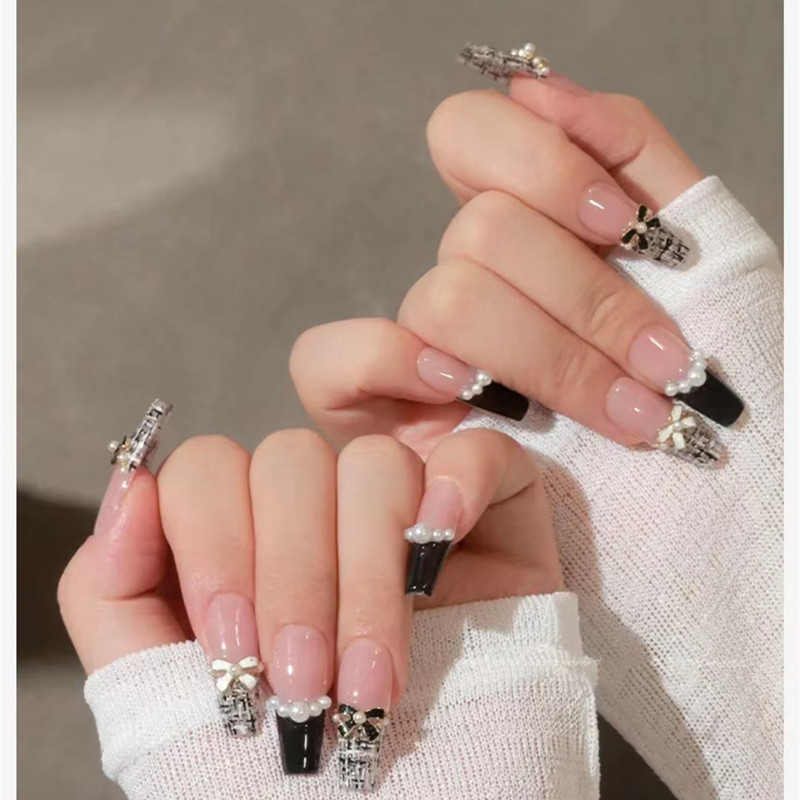 Móng tay giả đính charm, đính nơ CZ116, Bộ 24 móng giả đính ngọc trai, Móng tay form dài màu đen Shyn House Nail