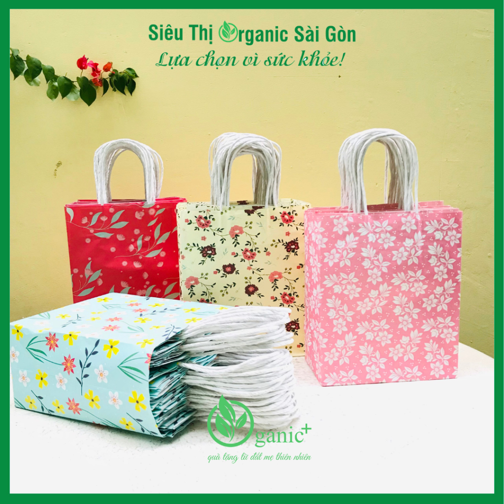 Túi giấy có họa tiết đủ màu, túi đựng quà màu sắc dày dặn, sang trọng