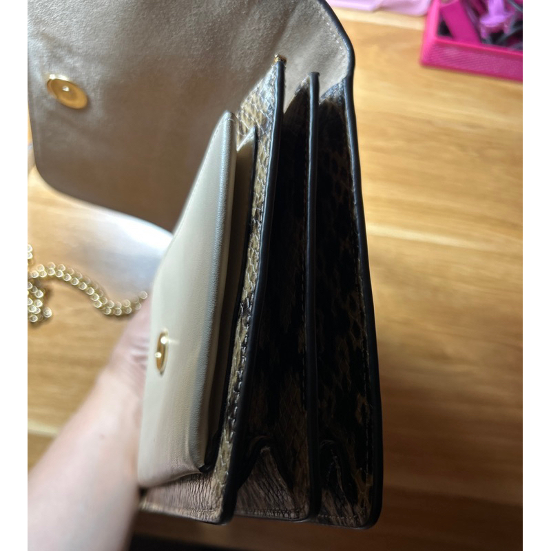 Túi đeo chéo coach