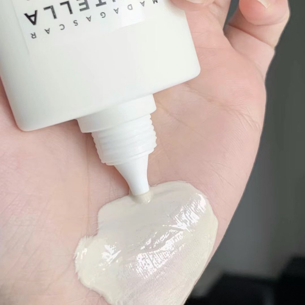 Kem chống nắng Skin1004 Madagascar Centella Air-Fit Sun Cream Plus SPF50+