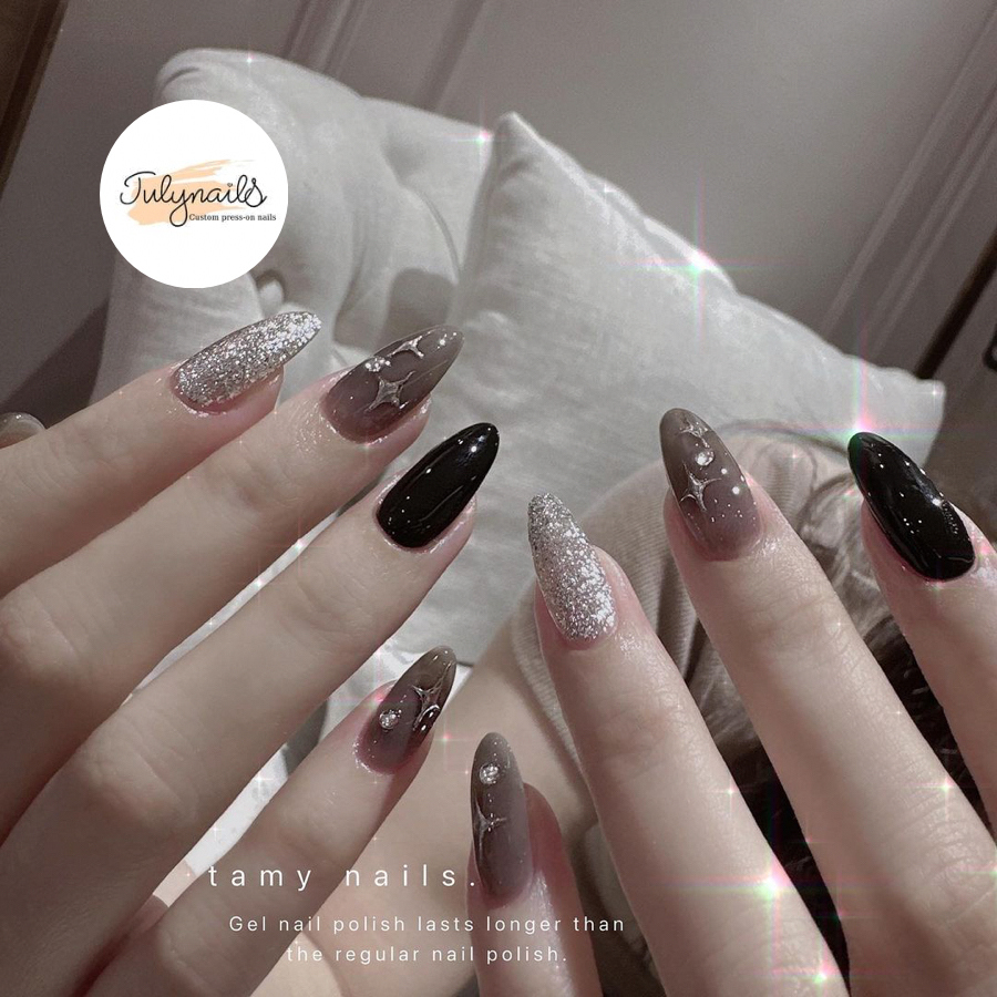 Móng úp thiết kế màu đen nhũ lấp lánh nb149 julynails.vn