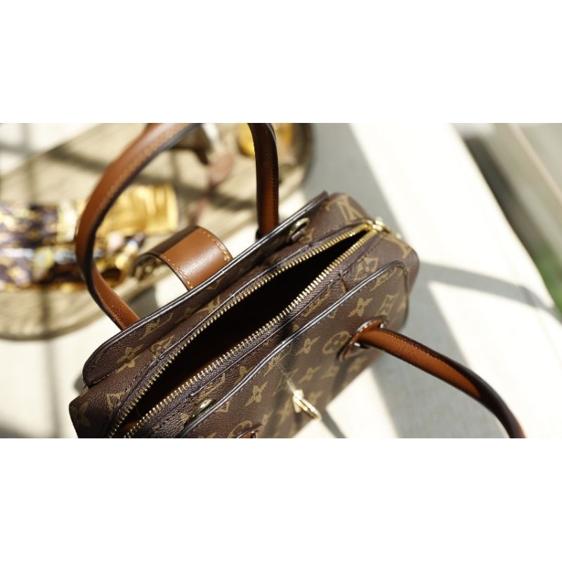 Túi xách nữ LV quai xách sz20cm hoa nâu dày dặn tặng kèm khăn lụa xinh xỉu fullbox