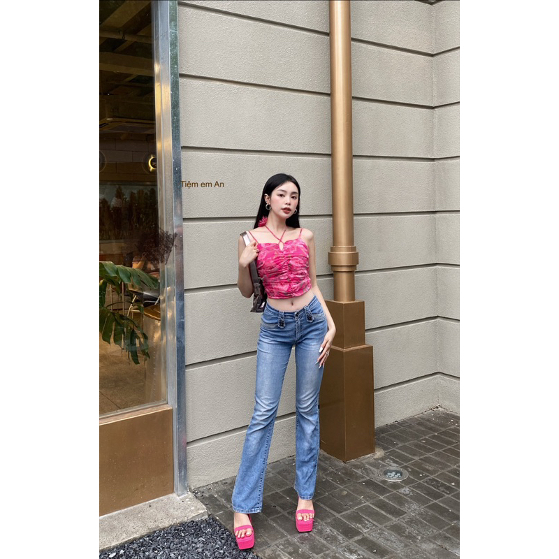 Áo dây kèm hoa cổ hot trend