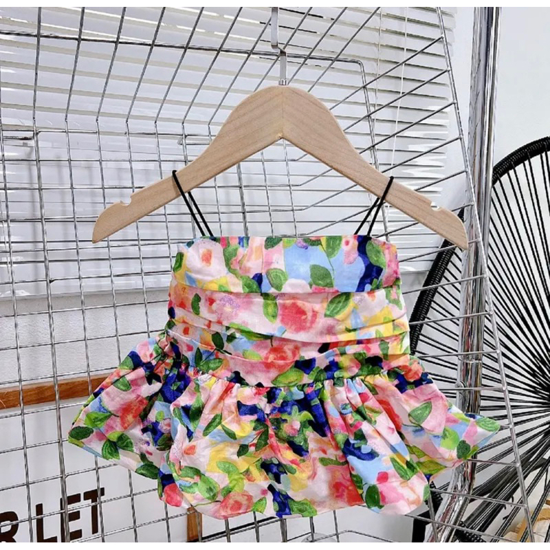 Bộ áo hoa cúp ngực đang hot và quần ống loe cho bé gái siêu đáng yêu thoải mái diện hè