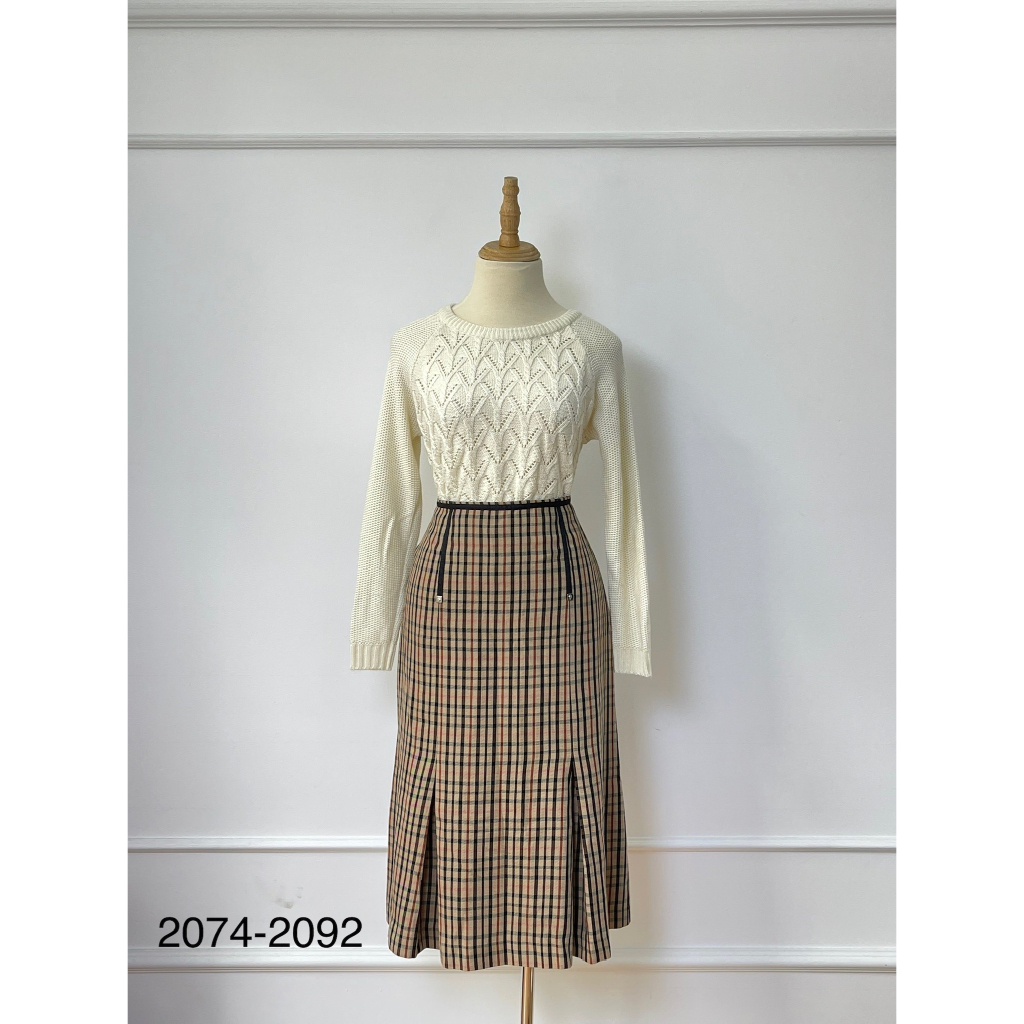 A2074 Áo len STRADIVARIUS Hàng hiệu chính hãng thời trang nữ màu kem size XS Secondhand thanh lý ký gửi