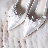 Bộ 2 phụ kiện hoa trang trí giày cưới cô dâu- phụ kiện kẹp tháo lắp trang trí giày cao gót