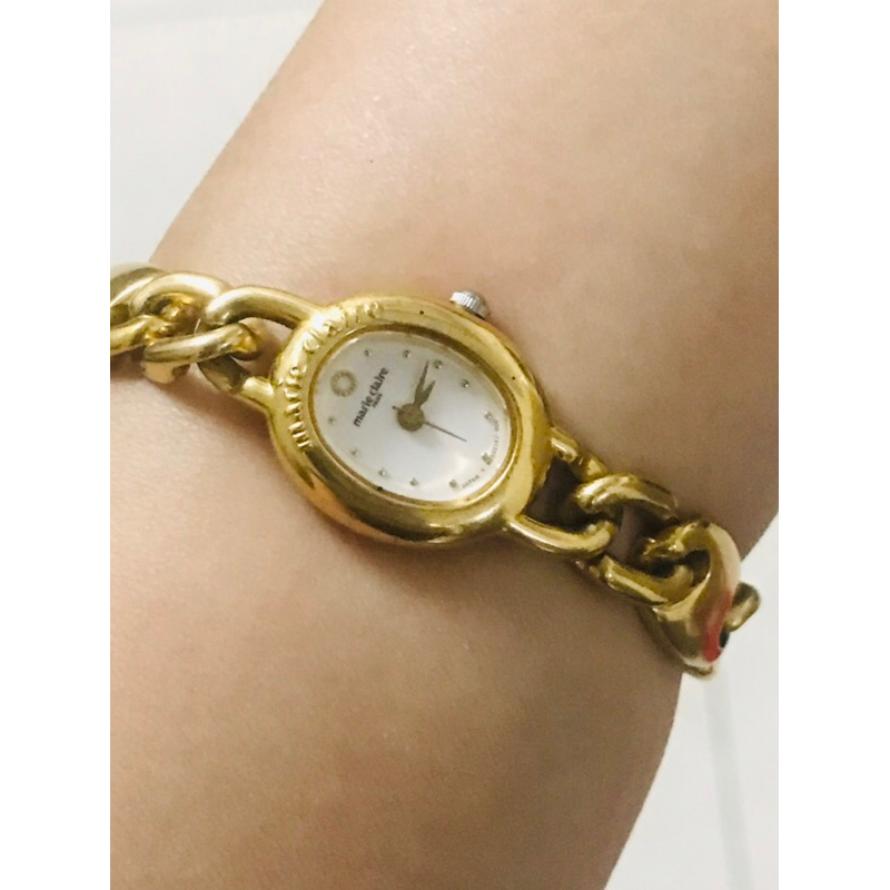 Đồng hồ Marie Claire Nhật dáng lắc nữ tay nhỏ đeo đẹp.