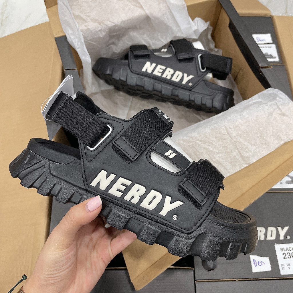 [CHÍNH HÃNG] Giày Sandal Nerdy - Đen Logo Trắng - Code : PNEU22AE03602