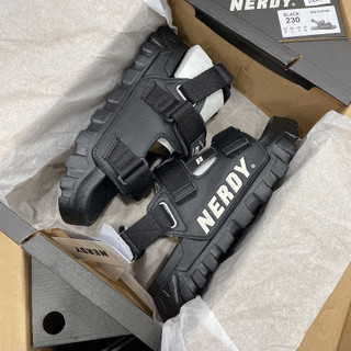 [CHÍNH HÃNG] Giày Sandal Nerdy - Đen Logo Trắng - Code : PNEU22AE03602